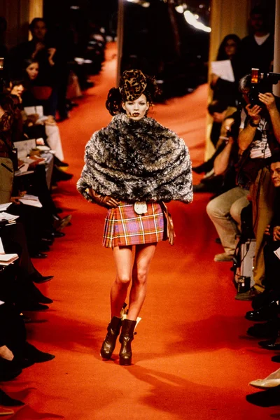 Look 27